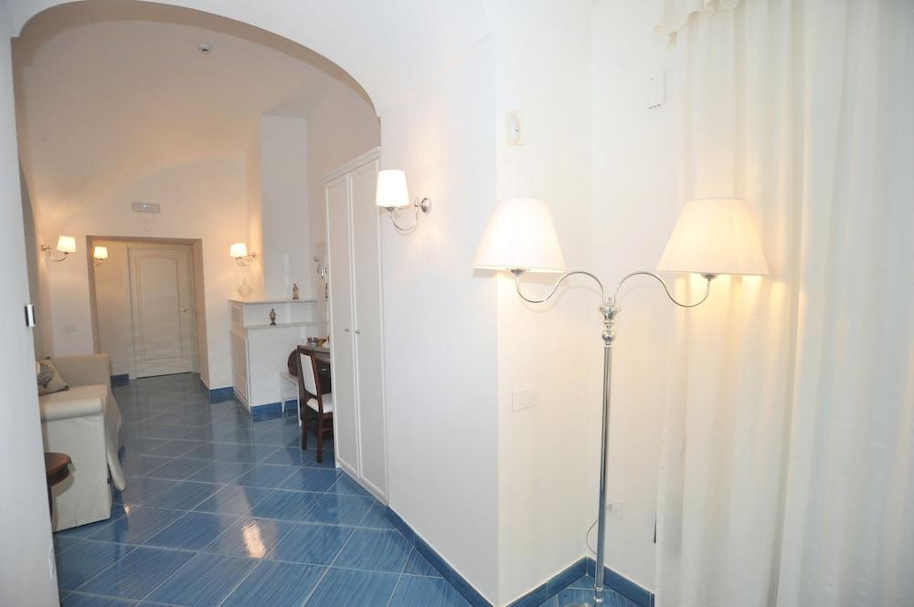 Core Amalfitano City Suites Ngoại thất bức ảnh
