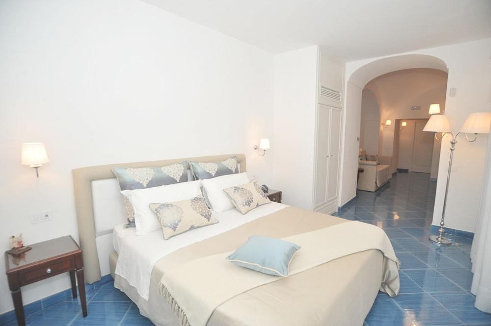 Core Amalfitano City Suites Ngoại thất bức ảnh